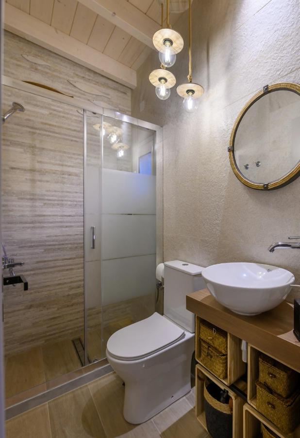 Fiorela'S Casa- A Stylish Loft Apartment In The Heart Of Preveza Exterior foto